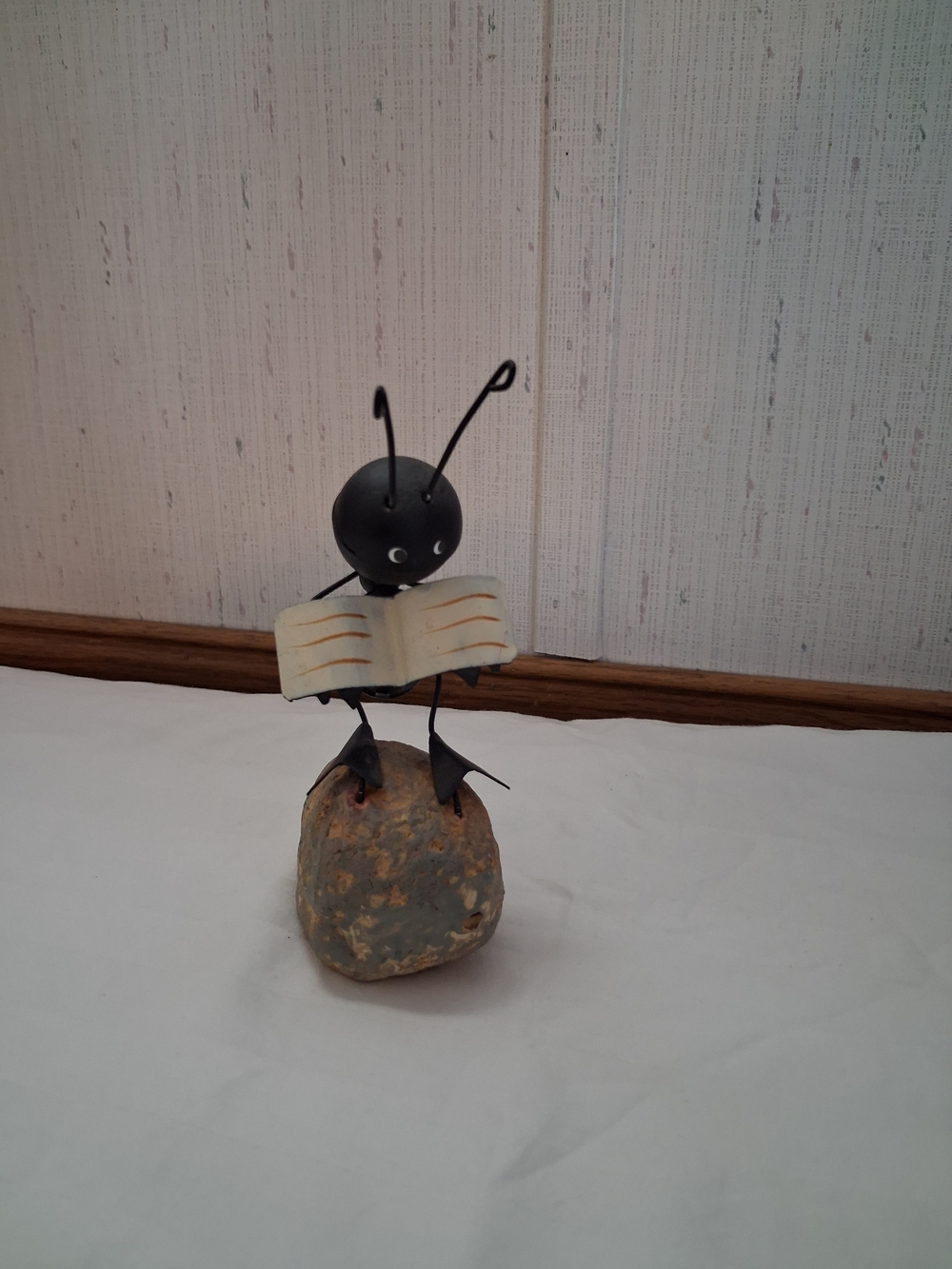 Ant Reading Book Figurin Sitting On Rock Statue Home Decor